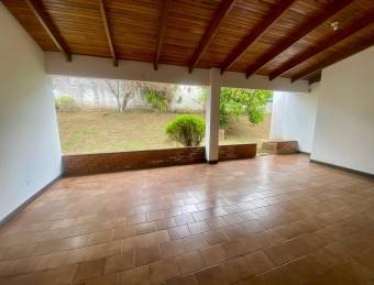 Propiedad en venta en Santo Domingo de Heredia con uso mixto y amplio parqueo #26-1893 GS