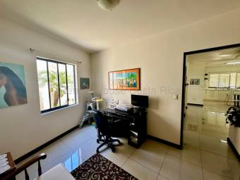 Venta de Casa en Curridabat-Granadilla. 