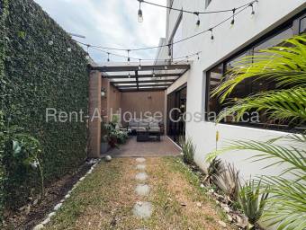 Se alquila casa en Santa Ana San José 26-1463