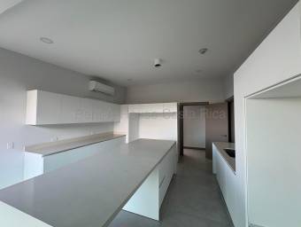 Se alquila apartamento en Escazú Centro 26-1681