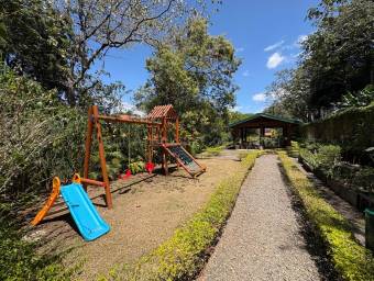 Se alquila apartamento en Escazú Centro 26-1681