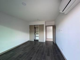 Se alquila apartamento en Escazú Centro 26-1681