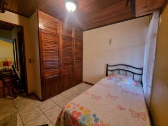 Se vende casa en San Francisco Heredia 26-620