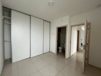 Se vende apartamento en Ulloa Heredia 26-854