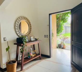 Venta de Casa en Flores-San Joaquín de Heredia. RAH 26-1291