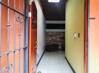 Se vende casa en Catedral San José 26-1130