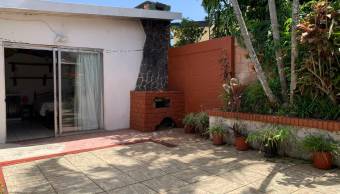 Se vende casa en Montes de Oca San José 26-96