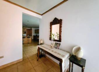 Se vende casa en Belén Heredia 26-987