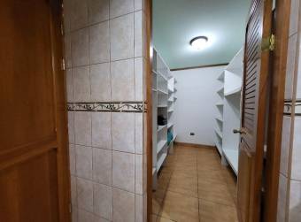 Se vende casa en Belén Heredia 26-987