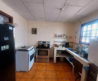 Venta de Propiedad con 3 Unidades en Moravia. 26-380