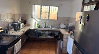 Venta de Propiedad con 3 Unidades en Moravia. 26-380