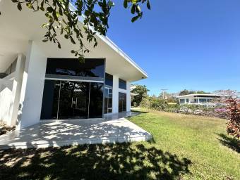 Se vende casa en Piedades Santa Ana 26-579