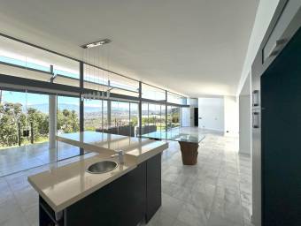 Se vende casa en Piedades Santa Ana 26-579
