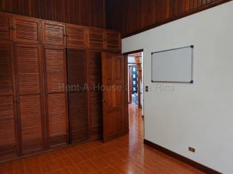 Venta de Casa en Santa Ana-Uruca. RAH 26-1971