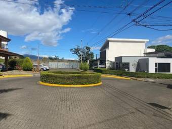 Venta de Casa de Lujo en Condominio Villas del Río, Alajuela. RAH 26-1970