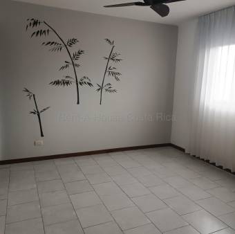 Se alquila apartamento en San Rafael Alajuela 26-1722