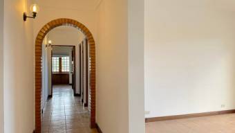 Se alquila casa en Escazú Centro 26-1349