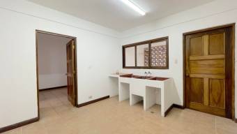 Se alquila casa en Escazú Centro 26-1349