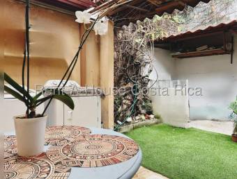 Se vende casa en Ulloa Heredia 26-1473