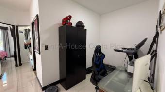 Se vende casa en Santo Domingo Heredia 26-1977