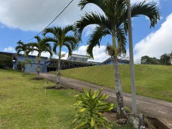 Venta casa de un nivel con amplios jardines, vistas y parqueo para 5 vehículos #26-1877 GS