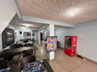 MLS-25-2044 KQ VENTA PLAZA COMERCIAL HEREDIA CENTRO CONTACTENOS AL # 88987222