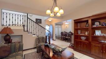 Hermosa Casa en venta en Curridabat MLS 26-945