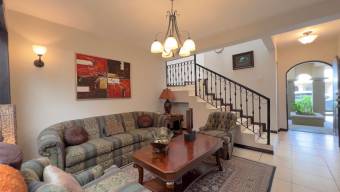 Hermosa Casa en venta en Curridabat MLS 26-945