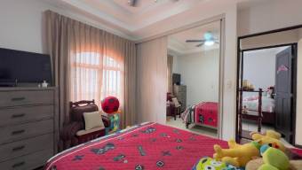 Hermosa Casa en venta en Curridabat MLS 26-945
