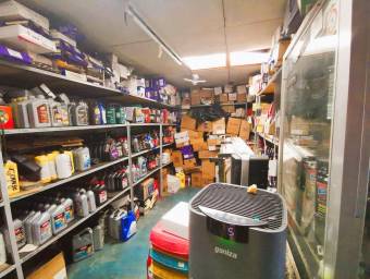 Taller lubricentro en venta sobre ruta principal en Desamparados #26-980 GS, $ 695,000, 1, San José, Desamparados