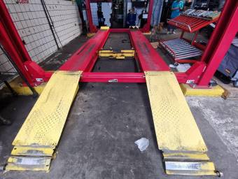 Taller lubricentro en venta sobre ruta principal en Desamparados #26-980 GS, $ 695,000, 1, San José, Desamparados