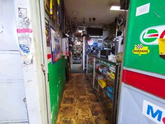 Taller lubricentro en venta sobre ruta principal en Desamparados #26-980 GS, $ 695,000, 1, San José, Desamparados
