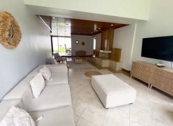 Alquiler de Casa en San Rafael de Escazú.