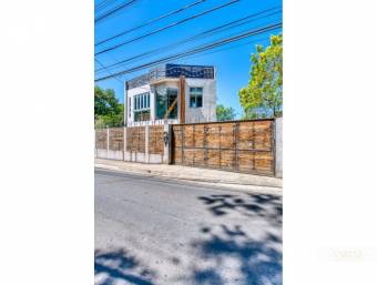 MODERN HOUSE FOR SALE IN SANTA ANA WITH VIEWS OF THE CENTRAL VALLEY