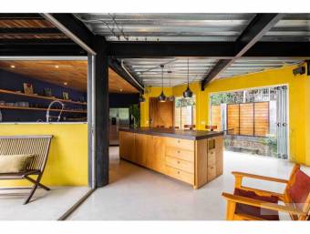 MODERN HOUSE FOR SALE IN SANTA ANA WITH VIEWS OF THE CENTRAL VALLEY