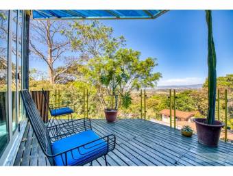 MODERN HOUSE FOR SALE IN SANTA ANA WITH VIEWS OF THE CENTRAL VALLEY