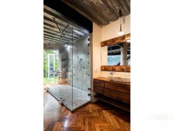 MODERN HOUSE FOR SALE IN SANTA ANA WITH VIEWS OF THE CENTRAL VALLEY