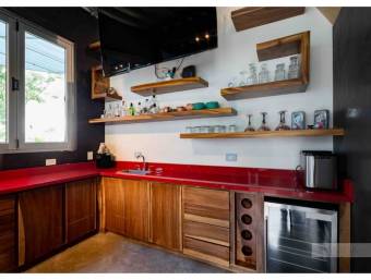 MODERN HOUSE FOR SALE IN SANTA ANA WITH VIEWS OF THE CENTRAL VALLEY