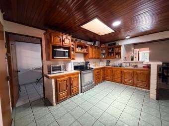 Venta de Casa en Barva-San Pedro. RAH 26-1973