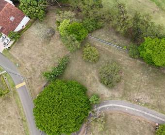Lote plano de 997 m2 en venta en Condominio Bajo Par, dentro de Ciudad Hacienda Los Reyes