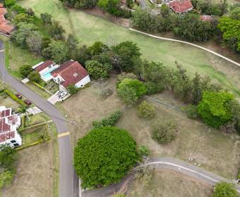Lote plano de 997 m2 en venta en Condominio Bajo Par, dentro de Ciudad Hacienda Los Reyes
