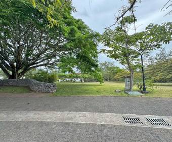 Lote plano de 997 m2 en venta en Condominio Bajo Par, dentro de Ciudad Hacienda Los Reyes