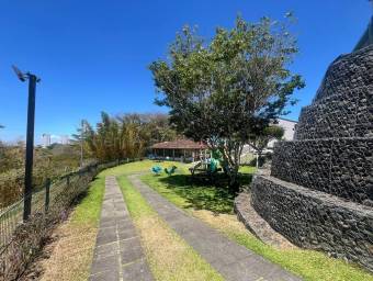 Se vende casa en Ulloa Heredia 26-1600