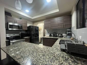 Se vende casa en Ulloa Heredia 26-1600