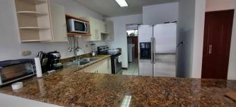 Se vende casa en Escazú Centro 25-1430