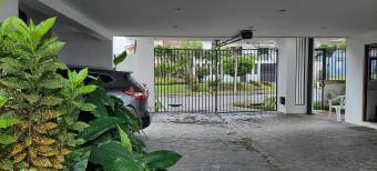 Se vende casa en Escazú Centro 25-1430