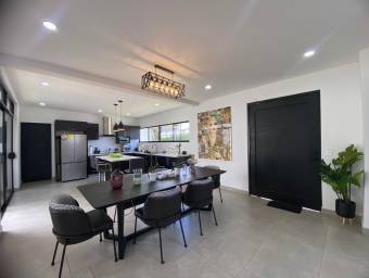 Se vende casa en San Rafael Escazú 26-522
