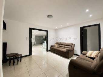 Venta de Apartamento en Río Oro-Santa Ana. 