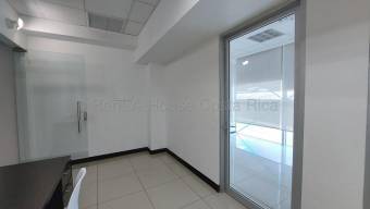 Venta de Exclusiva Propiedad Comercial en Plaza Murano-Santa Ana. RAH 26-1961