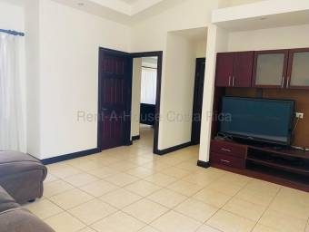 OPORTUNIDAD BELLA CASA EN ALQUILER  EN SANTA ANA  MP 26-1963
